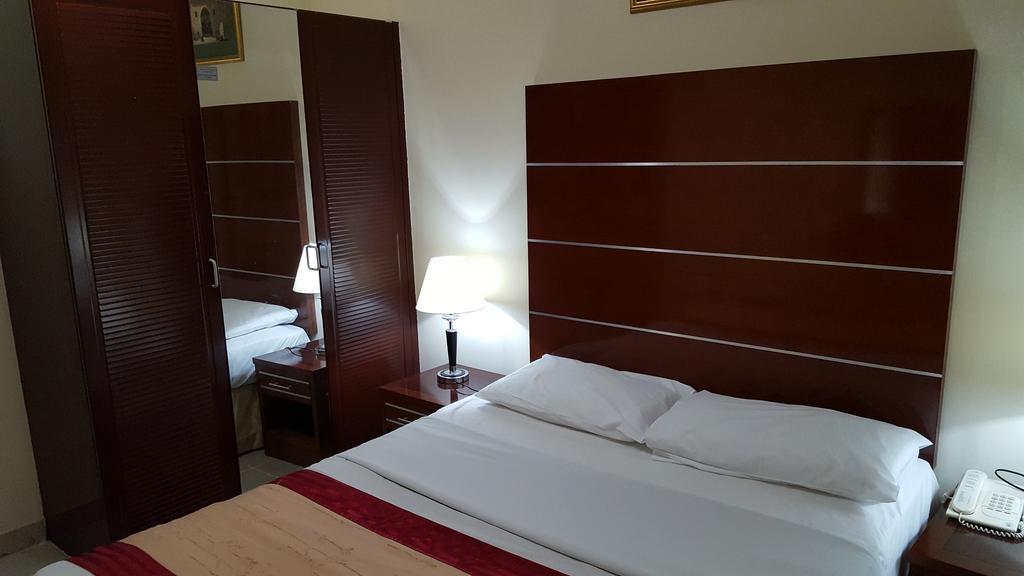 دبي London Crown 2 Hotel Apartments المظهر الخارجي الصورة